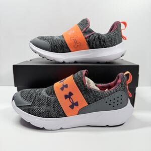 NIB • Under Armour Surge 3 Slip Size: 4Y